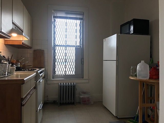2nd image of 2307 32nd St APT 4D