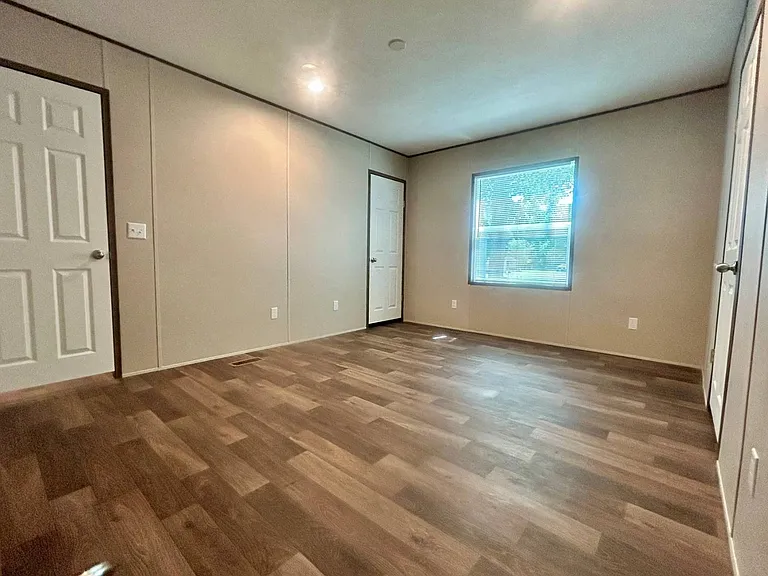 82 White Oak Vlg — Photo 9