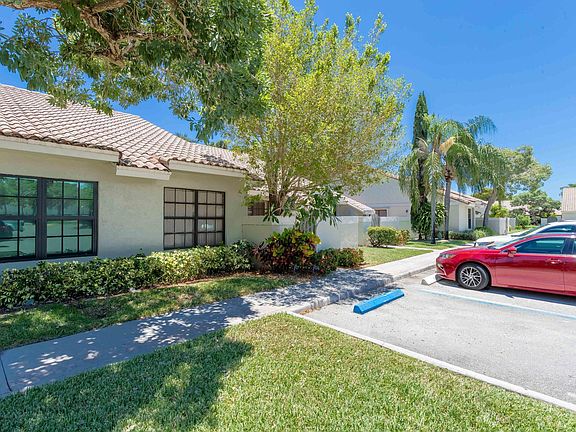 2nd image of 470 Hardwood Place