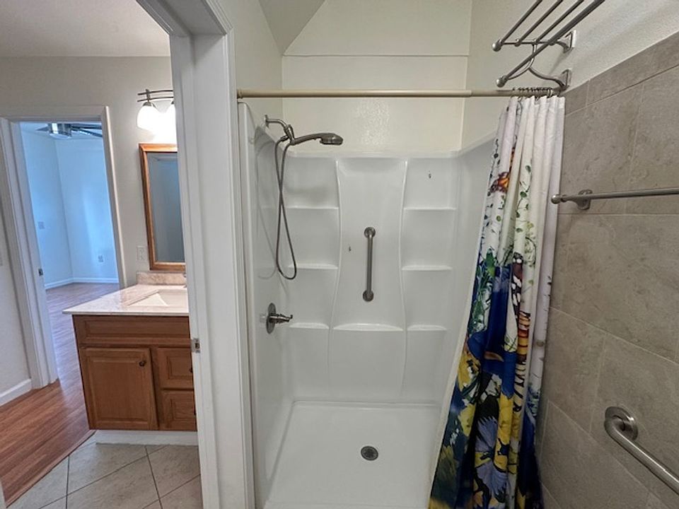 1st image of 33 Orange St