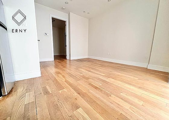 3rd image of 751 Dekalb Ave #1D