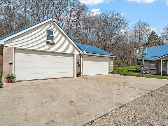 2nd image of 1242 Saxonburg Blvd