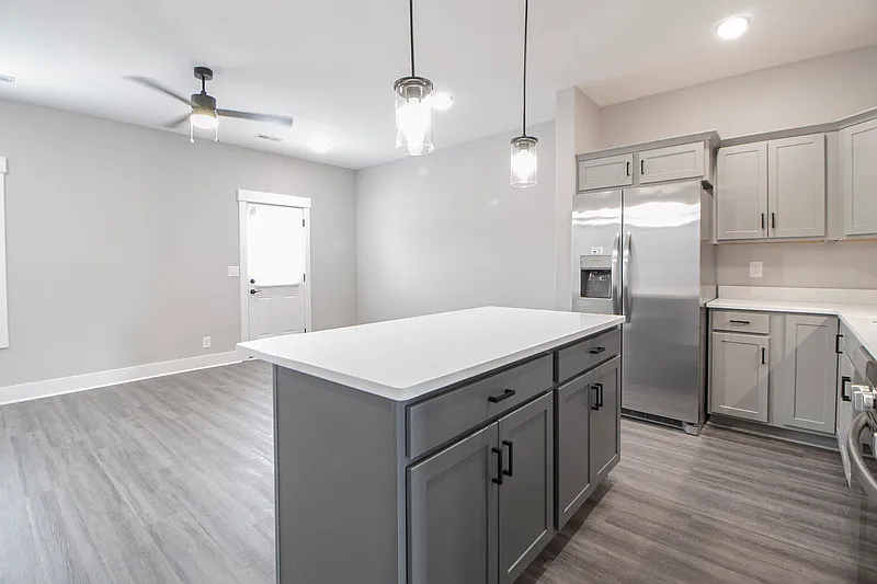2 bed, 2.5 bath, 1292 sqft, $1,580 — Photo 2