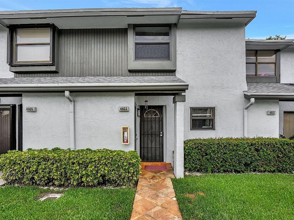 1st image of 4923 NW 82nd Avenue #802