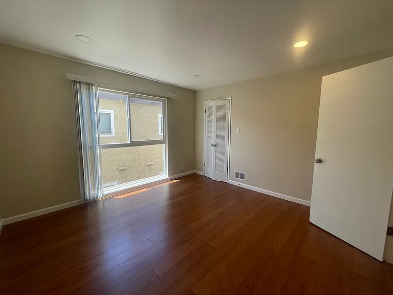 339 Lester Ave #4 — Photo 3