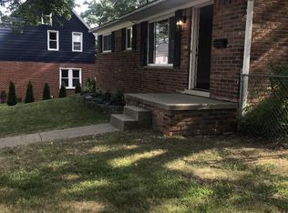 1002 Mahaffey Ave, Rochester, MI 48307