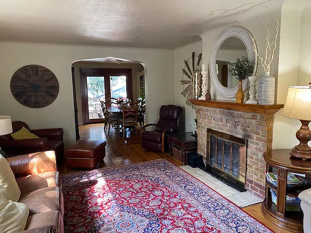 1337 Newport St — Photo 3