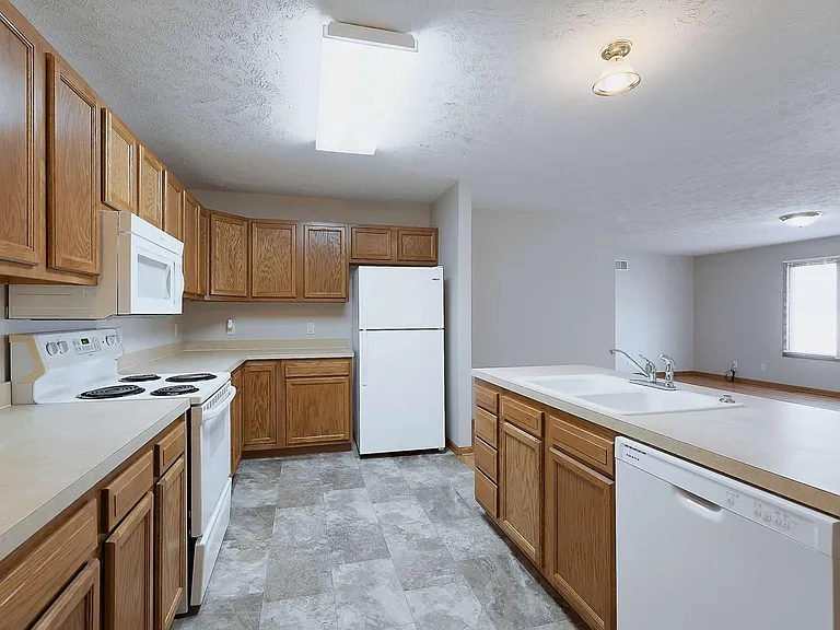 8604 Delphinium Ln — Photo 11
