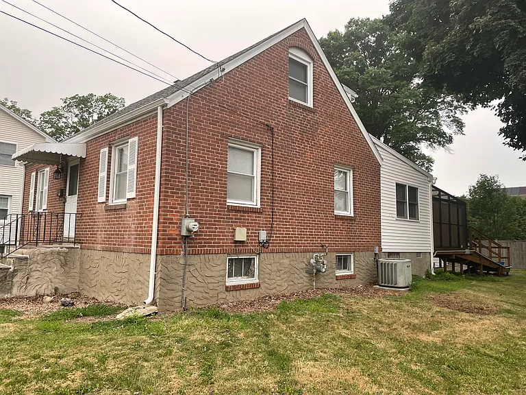112 Howard St — Photo 39