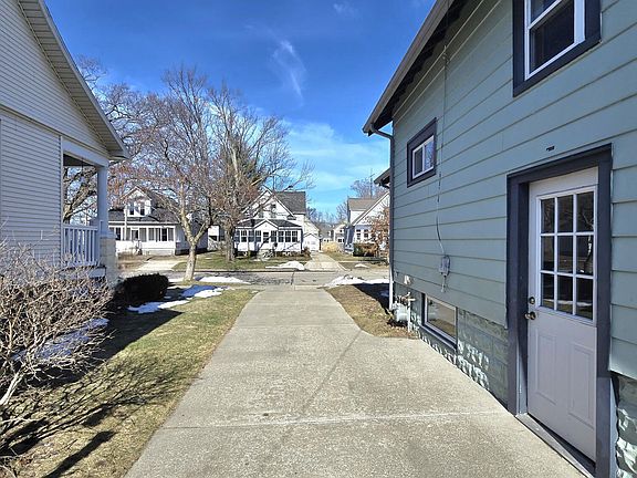 3rd image of 1130 Columbus Ave