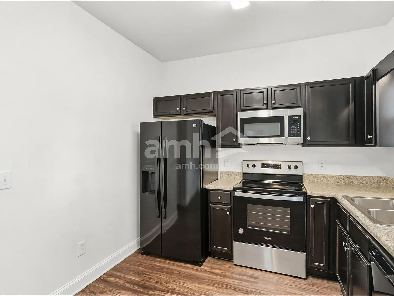 4 bed, 3.0 bath, 1707 sqft, $2,185 — Photo 4