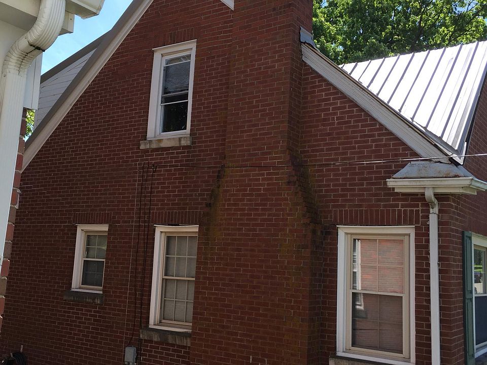 2nd image of 161 Glenn Pl