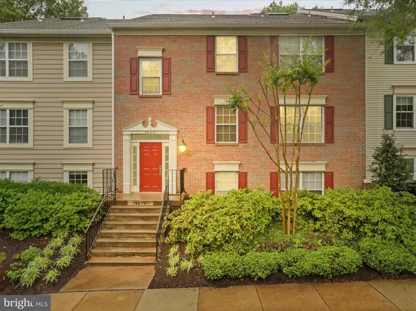 3803 Green Ridge Ct APT 301, Fairfax, VA 22033