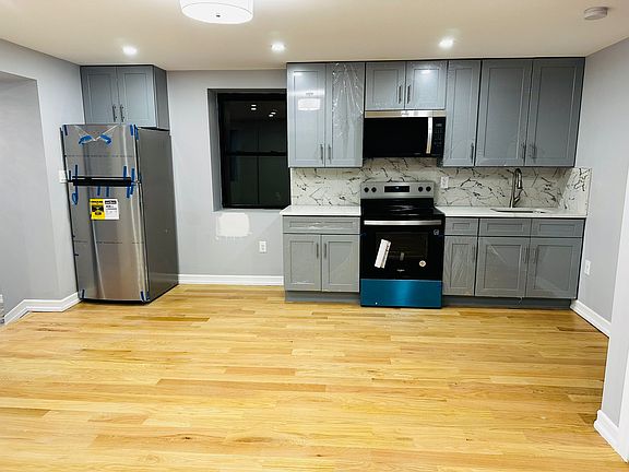 3rd image of 80 Sunnyside Ave #2