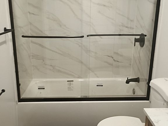 Ceramic tiled bath