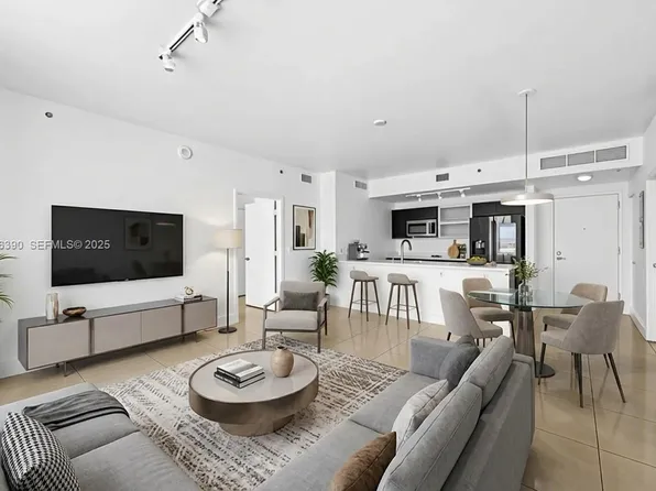 90 SW 3rd St APT 3305, Miami, FL 33130