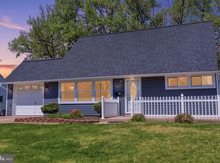 25 Vermillion Ln, Levittown, PA 19054