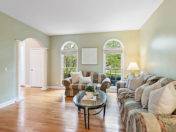4th image of 2212 Glouceston Ln