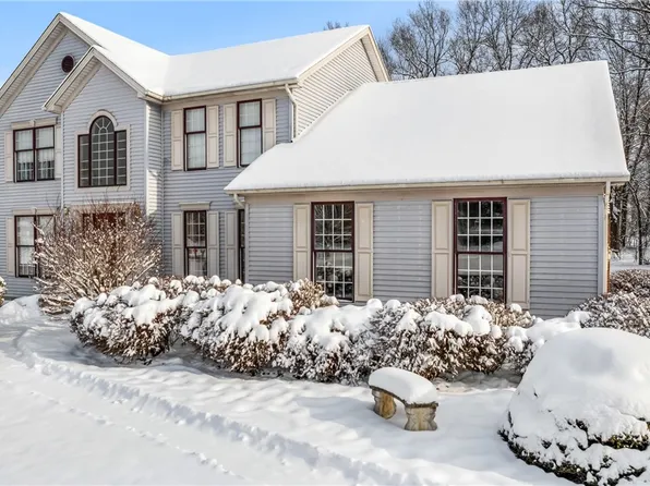 879 Brandywine Dr, Hermitage, PA 16148