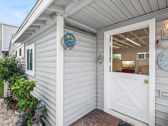 3rd image of 118 Marine Ave