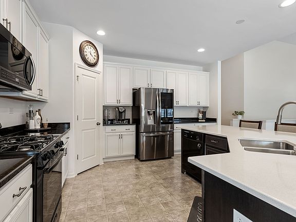5th image of 12122 Red Clover Ln