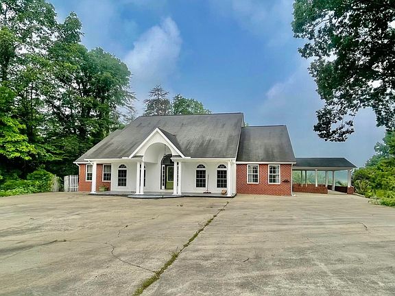 2nd image of 890 Cody Dr