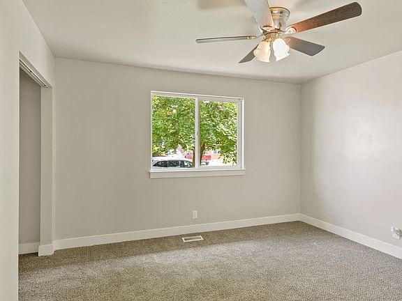 4th image of 4413 Sun Dr