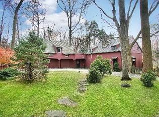 863 Merwins Ln, Fairfield, CT 06824
