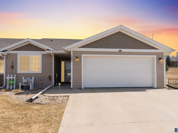 1000 N Crestfield Pl, Sioux Falls, SD 57107