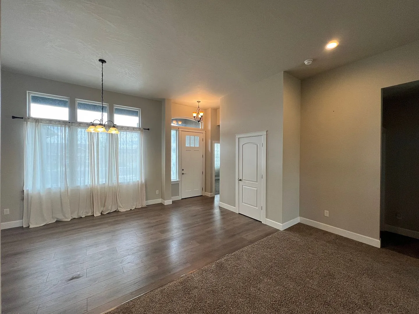 4 bedroom 2 bath, Quincy — Photo 4