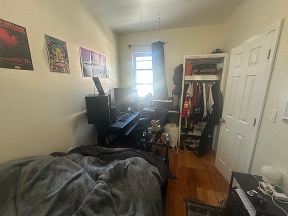 5th image of 30 Hawthorne St #2
