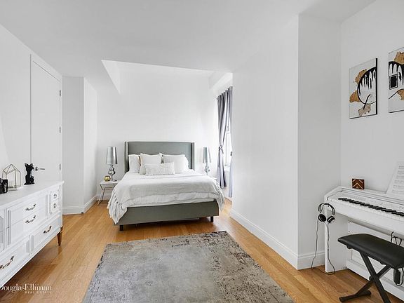 4th image of 88 Greenwich St APT 2001