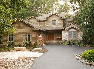 62 Saint Andrews Trl, Fontana, WI 53125