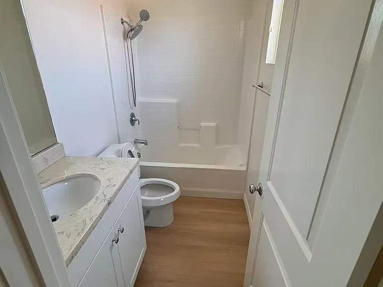 281 N Mar Vista Ave #11 — Photo 15