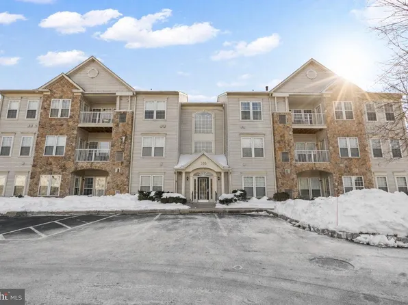 100 Fiddleleaf Ln APT 301, Warrington, PA 18976