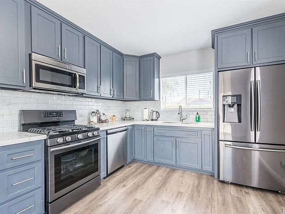5th image of 6455 Bakman Ave