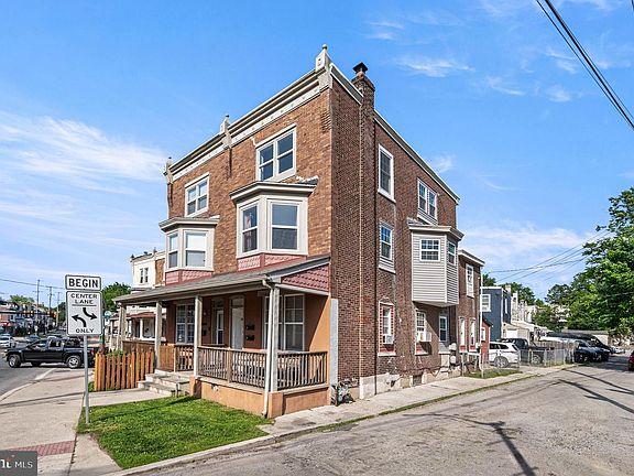 2nd image of 1002 Markley St