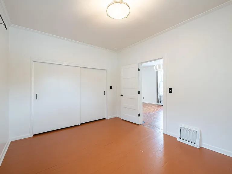 756 S Glendale St — Photo 15