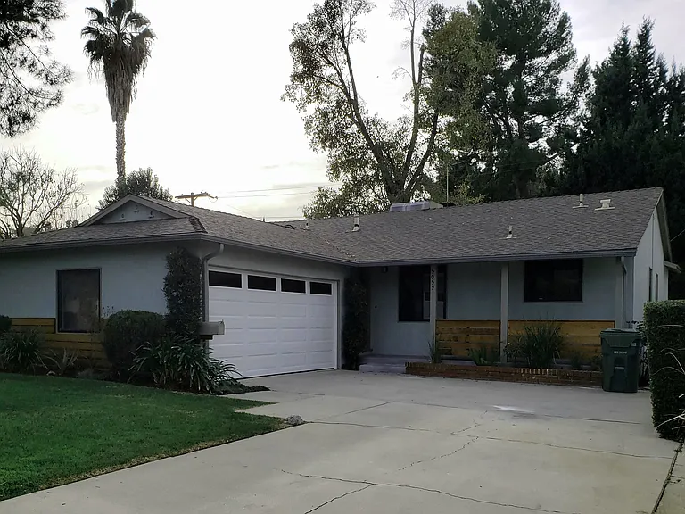 5059 Serrania Ave — Photo 1