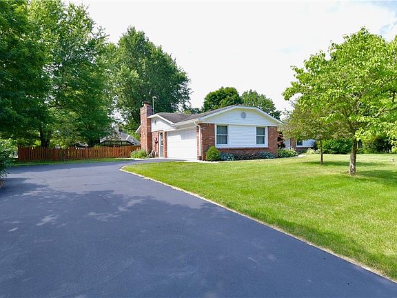 3rd image of 949 Saddle Brook Dr