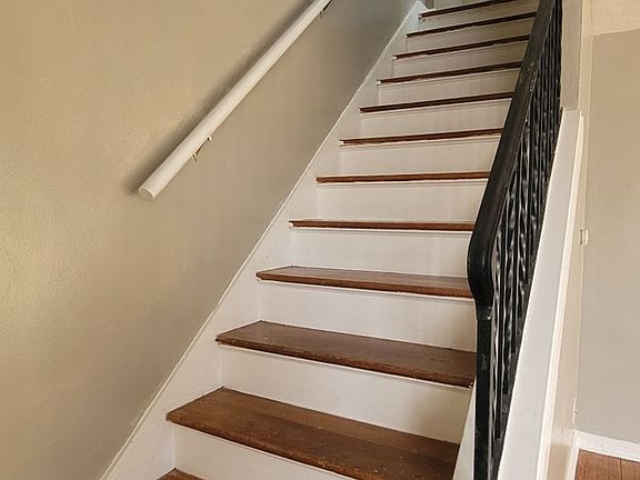 4th image of 808 N 47th St