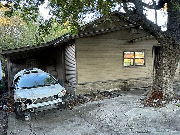 2nd image of 1009 Thomas Blvd