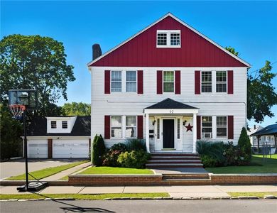 92 Rhode Island St, Cranston, RI, 02920