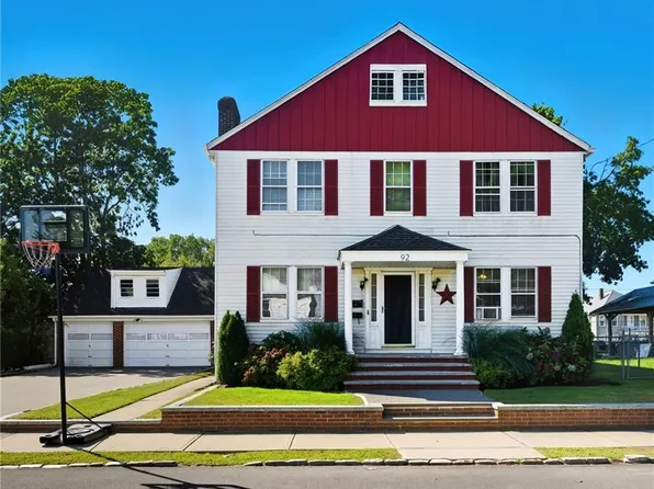 92 Rhode Island St, Cranston, RI 02920