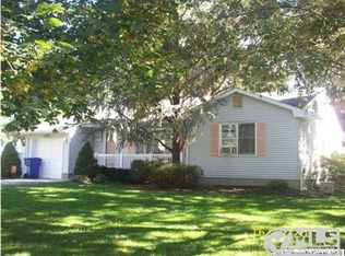 601 Hillside Dr, Toms River, NJ 08753