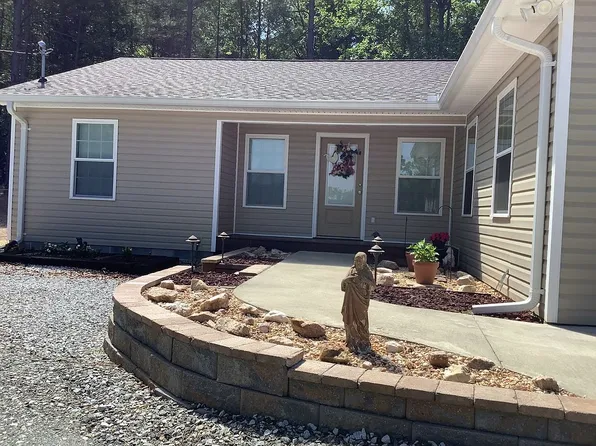 399 Mountain View Rd, Toccoa, GA 30577