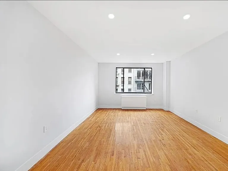 417 E 83rd St #4N — Photo 3