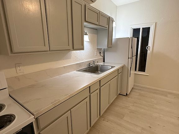 2nd image of 539 S 2nd Ave #1-2