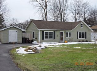 10 Schultz Rd, Orchard Park, NY 14127