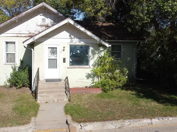 12 8th Ave NW, Minot, ND 58703